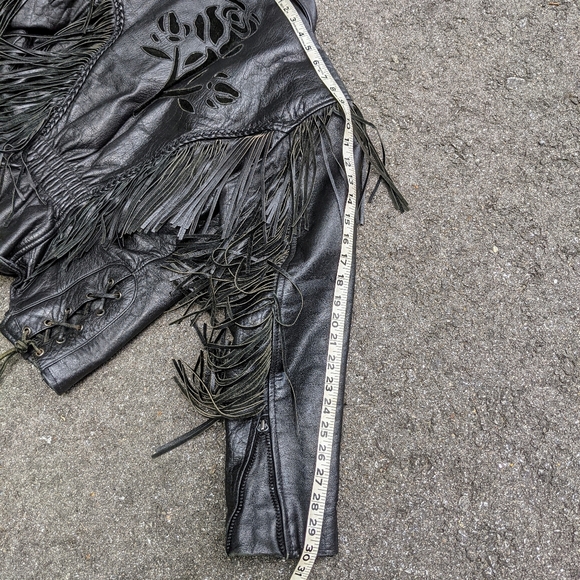 ✨SOLD✨Vintage Rose Fringe Leather Black Moto - Picture 11 of 12